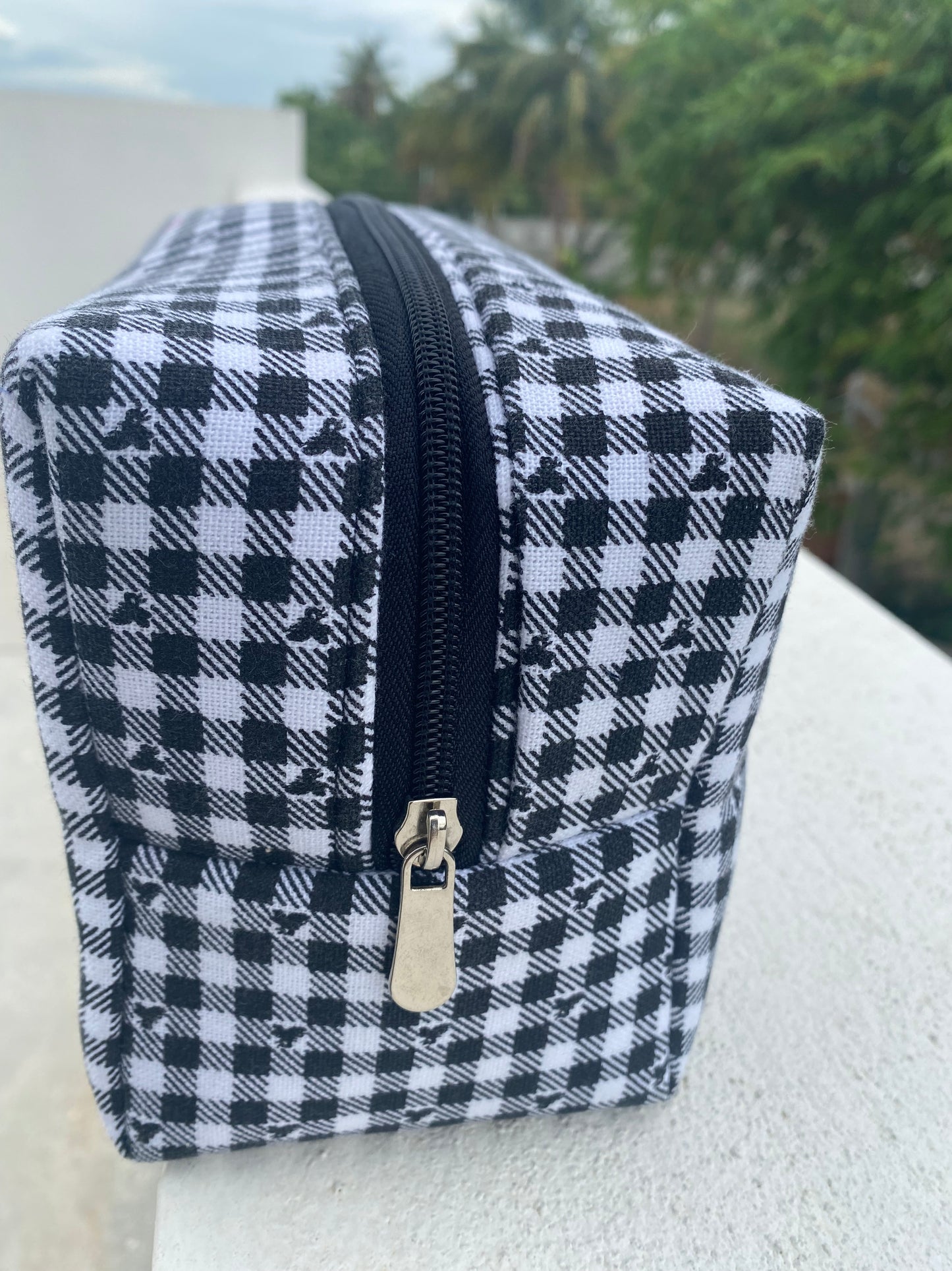 Black boxy chic