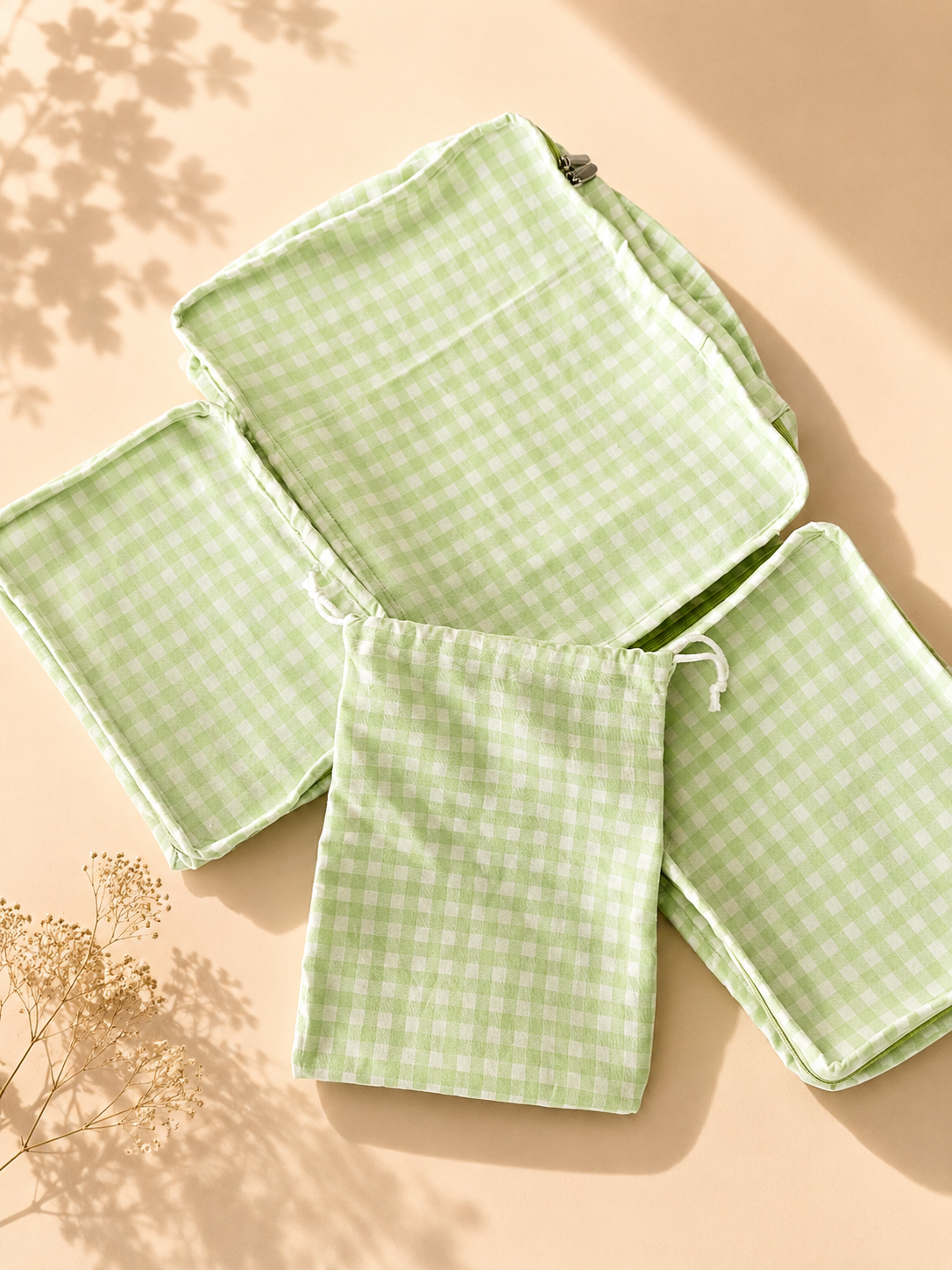 Pistachio packing cube